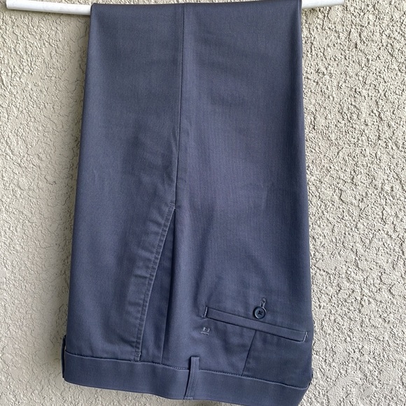 Other - NWT Haggar 32x30 Premium No Iron Khaki Pants